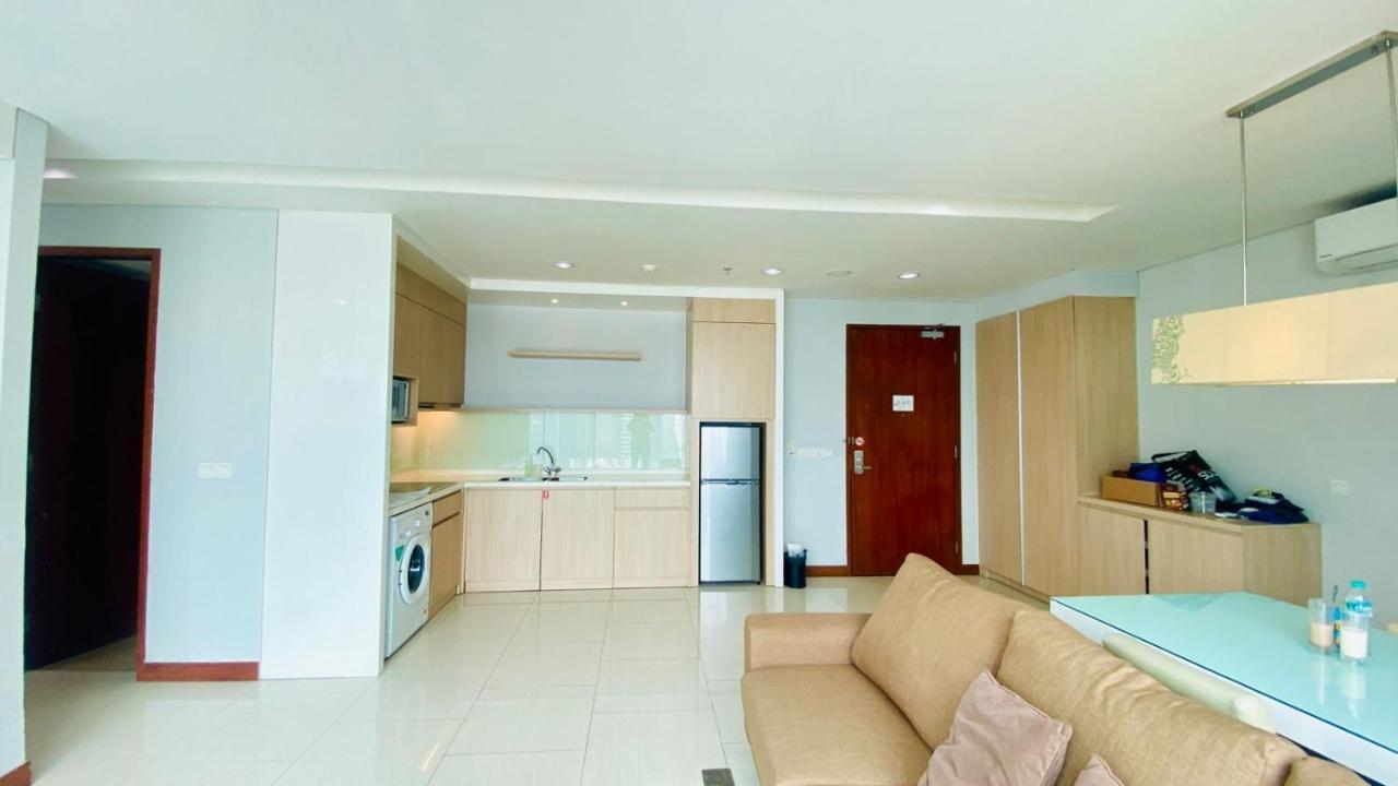 The H Tower Rasuna Suites Kuningan Jakarta By Villaloka Exterior photo