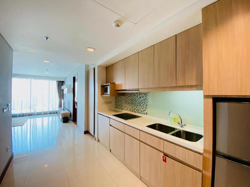The H Tower Rasuna Suites Kuningan Jakarta By Villaloka Exterior photo