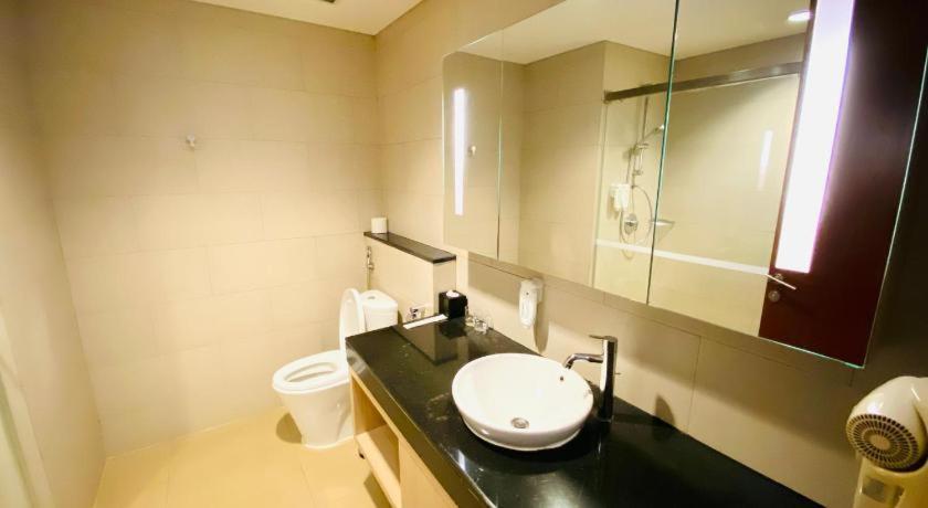 The H Tower Rasuna Suites Kuningan Jakarta By Villaloka Exterior photo