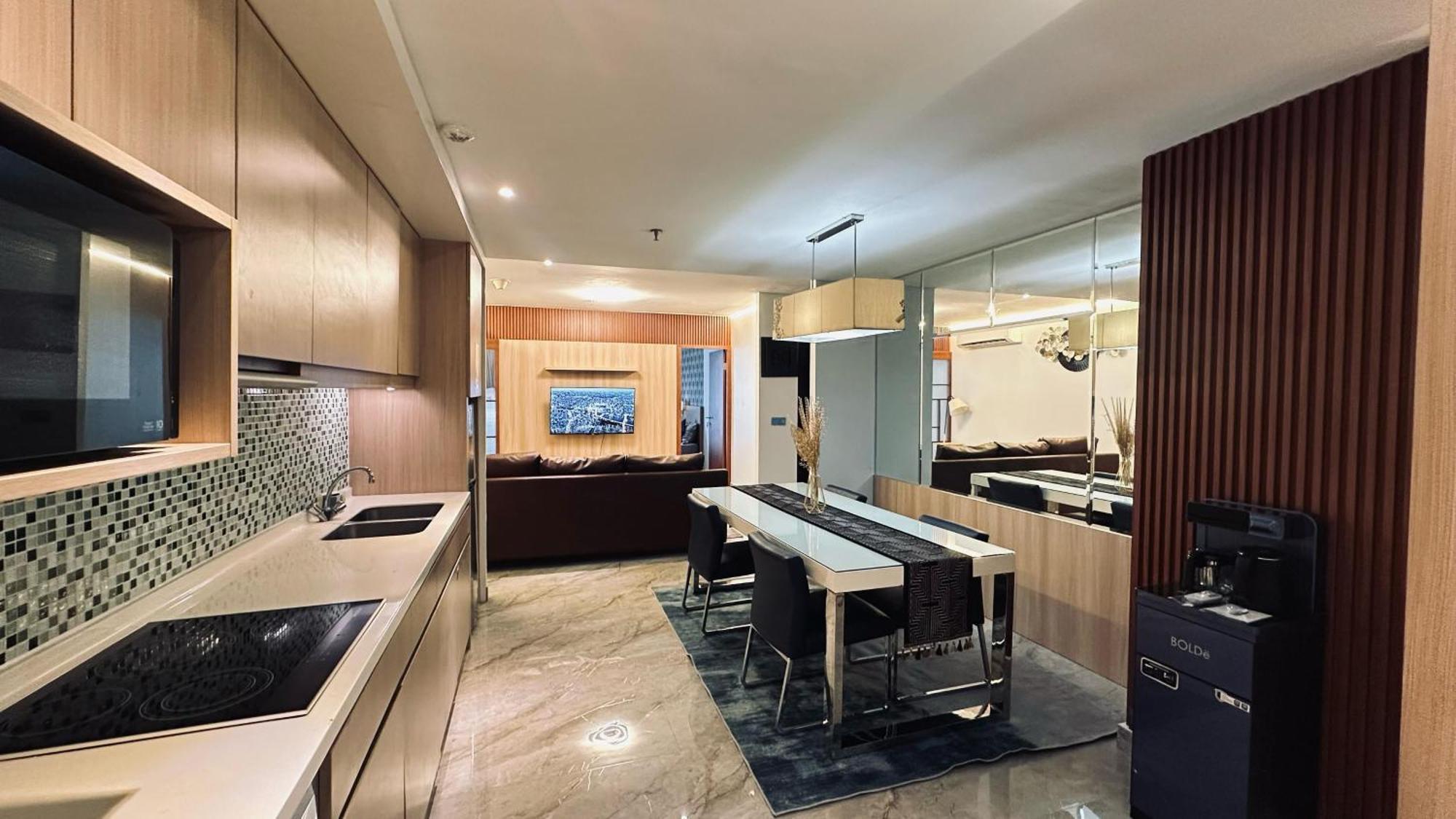 The H Tower Rasuna Suites Kuningan Jakarta By Villaloka Exterior photo